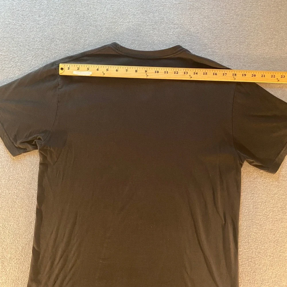 The North Face Mens Black Graphic Logo T-Shirt Classic Fit Medium Cotton Tee